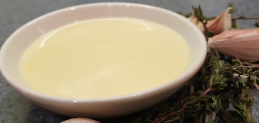 Garlic and Thyme Cream Sauce
